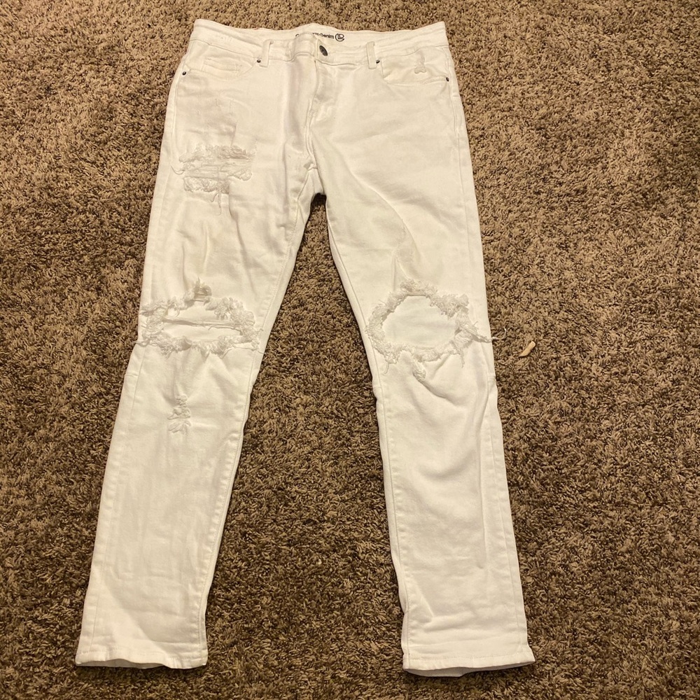 Crysp White Slim Straight - blown out knee 34x32